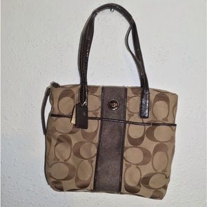 Coach signature C shoulder bag